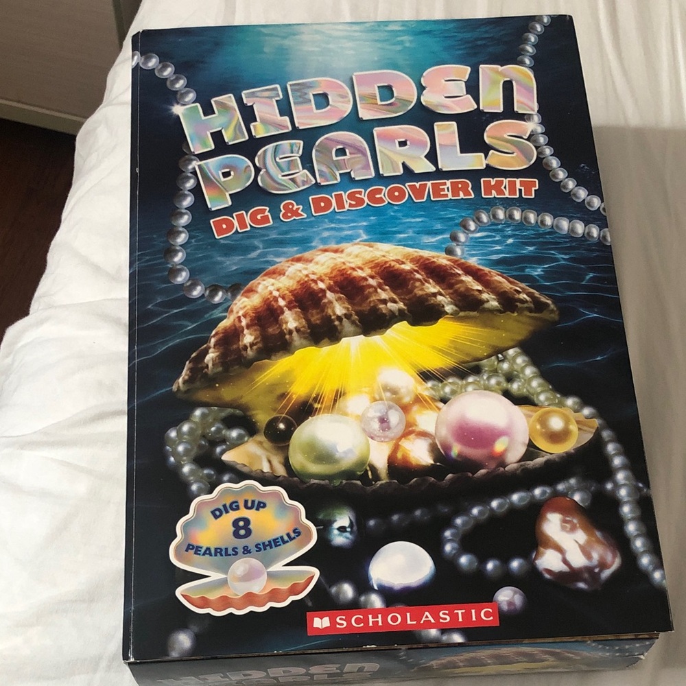 Scholastic Hidden Pearls Kit - Blue, Yellow, Pink, White